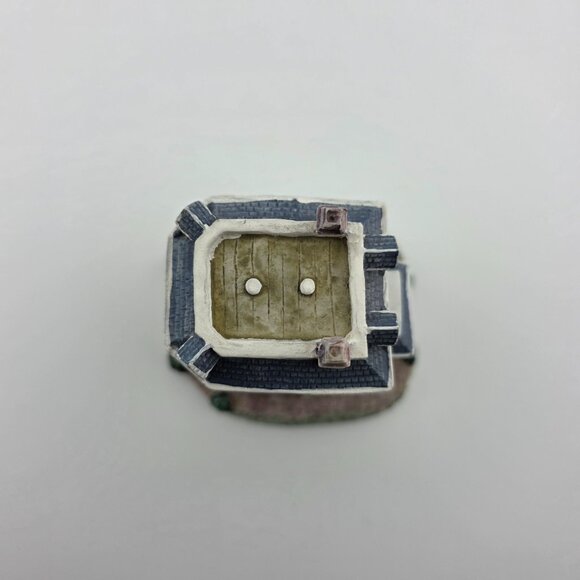 Liberty Falls AH33 International Services‎ Daily News Office & Plant Miniature - Picture 4 of 6